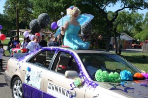 Music Fairy joins Jensen's Yamaha Music School singing in the Castle Hills Fiesta Parade in 2013